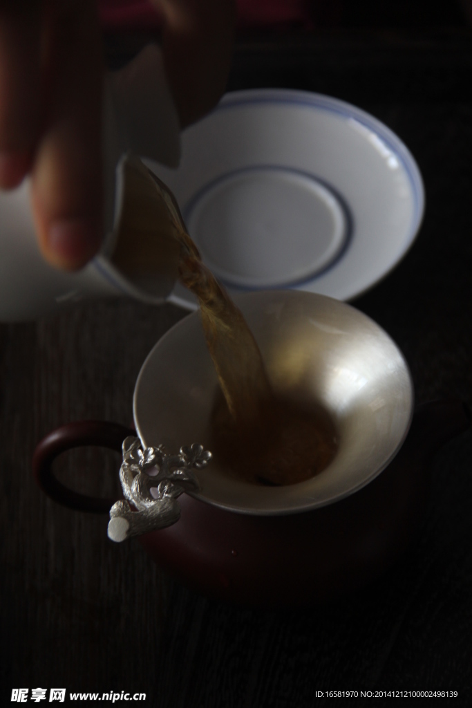 倒茶