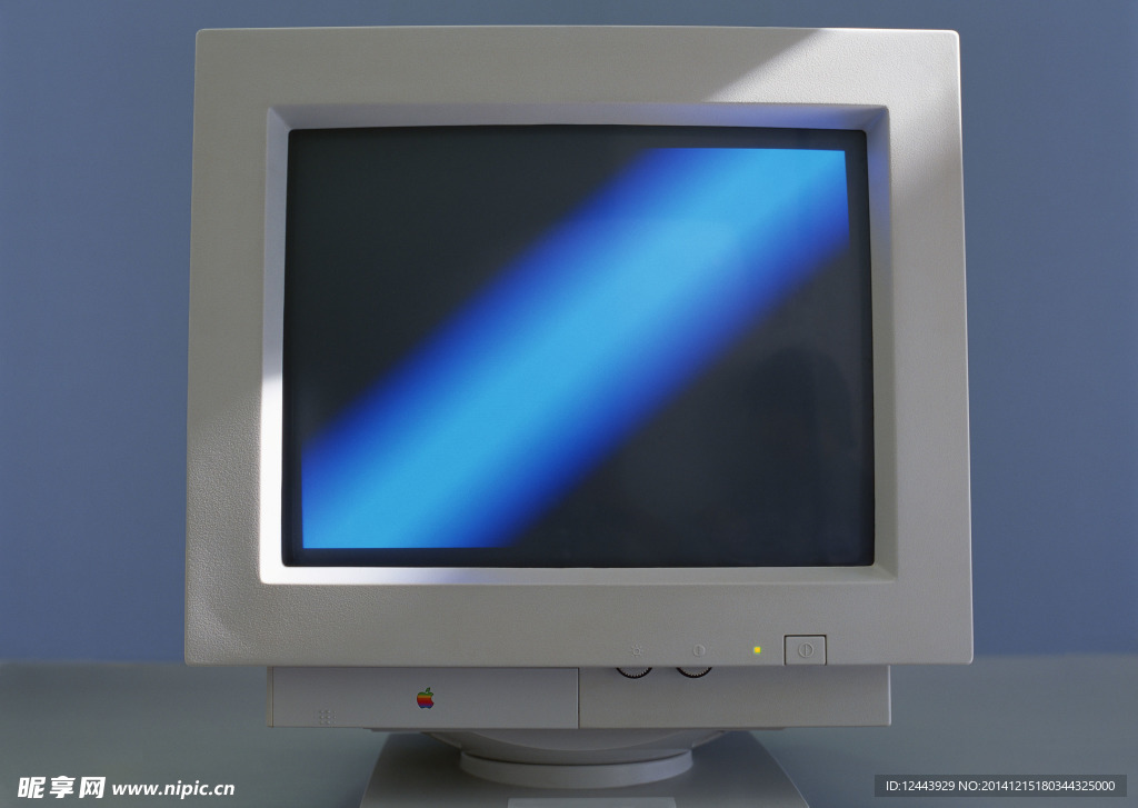 電腦主機