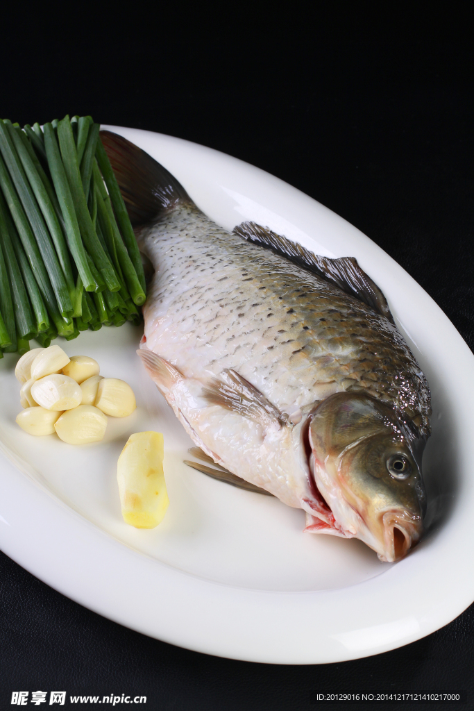 蔥燜大鯽魚