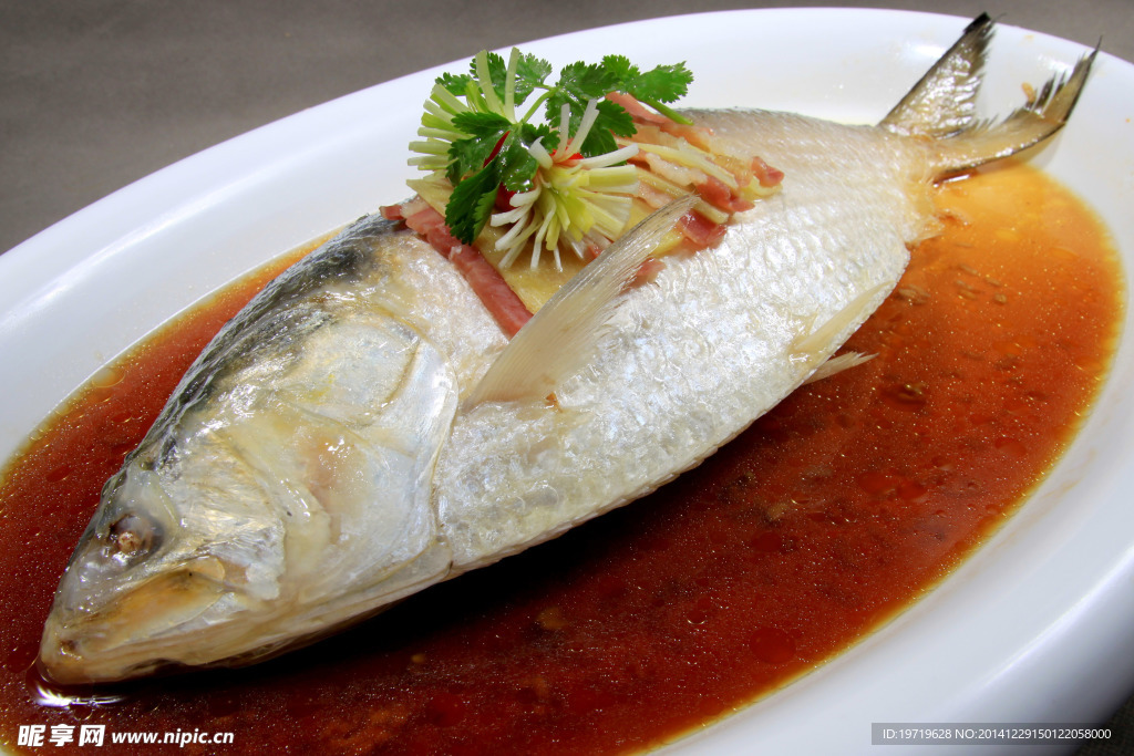 酒釀蒸鰣魚