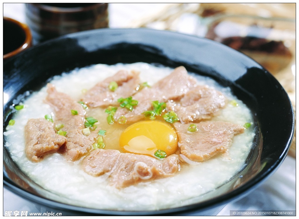 窩蛋牛肉粥