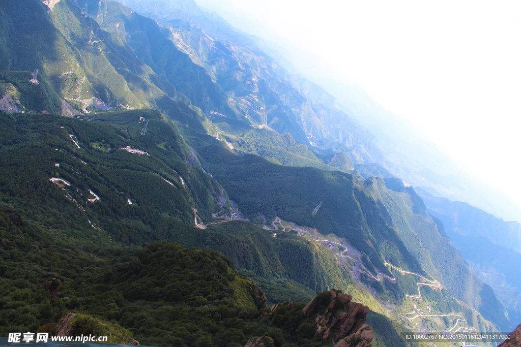 鳥瞰群山