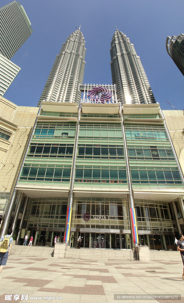雙子塔背面全景圖