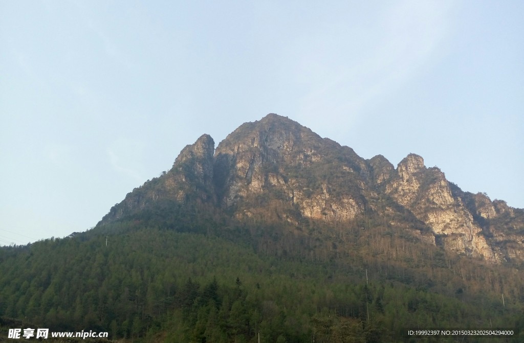 家鄉(xiāng)的山