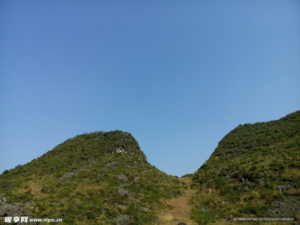 家鄉(xiāng)的山