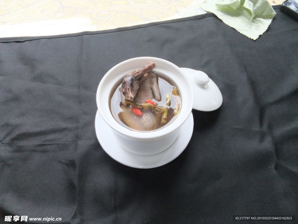 藥膳燉雞