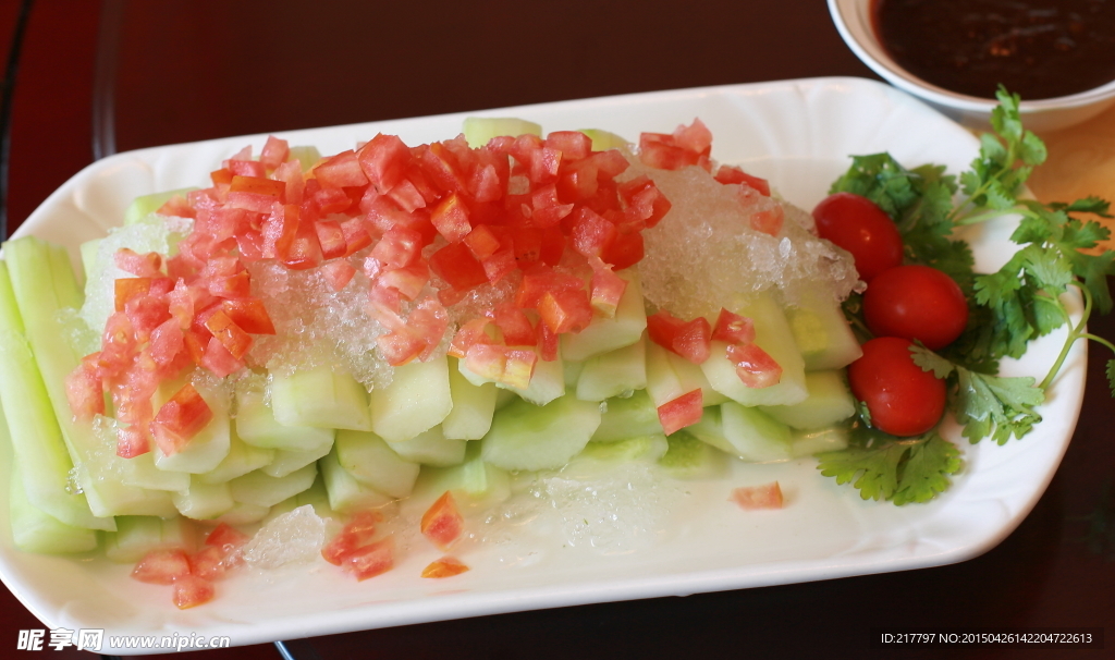 冰鎮(zhèn)黃瓜      冰黃瓜