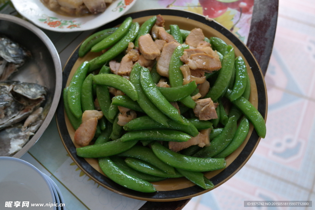 青豆炒肉片