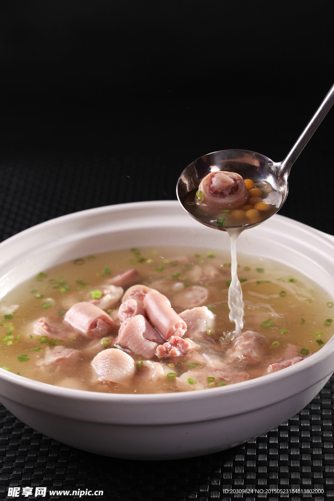 黃豆燉豬尾
