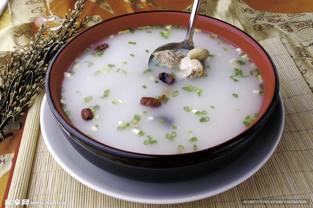野生菌燉土雞