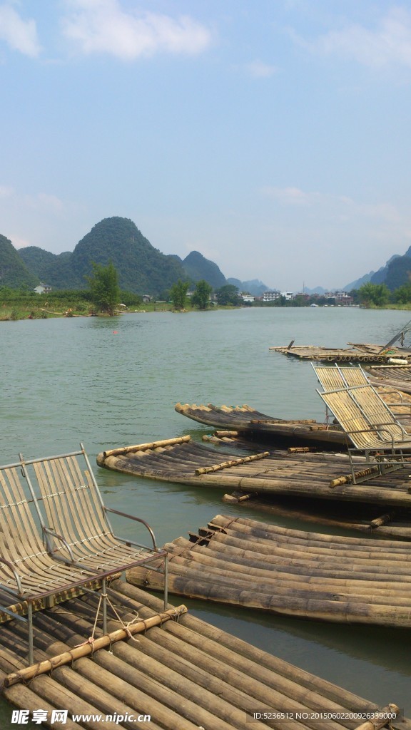 桂林阳朔遇龙河漂流