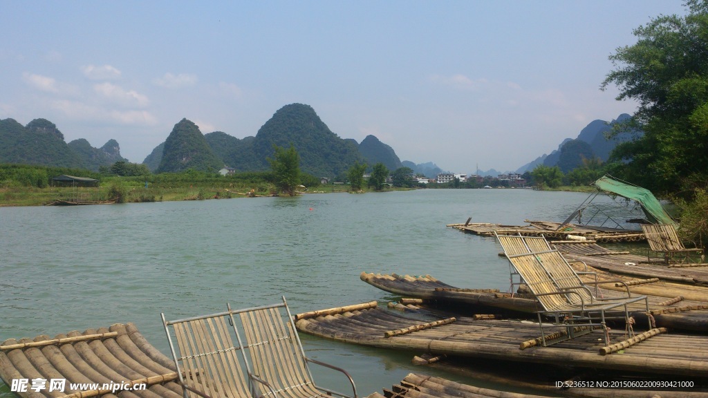 桂林阳朔遇龙河漂流