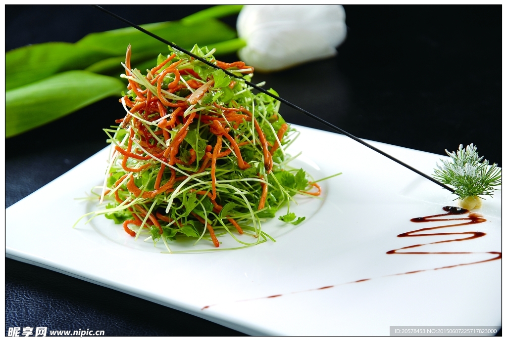 山野菜拌蟲草花