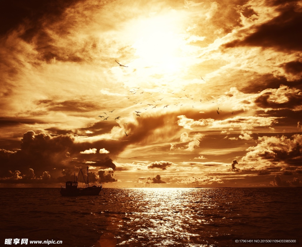 秦皇島夕陽大海