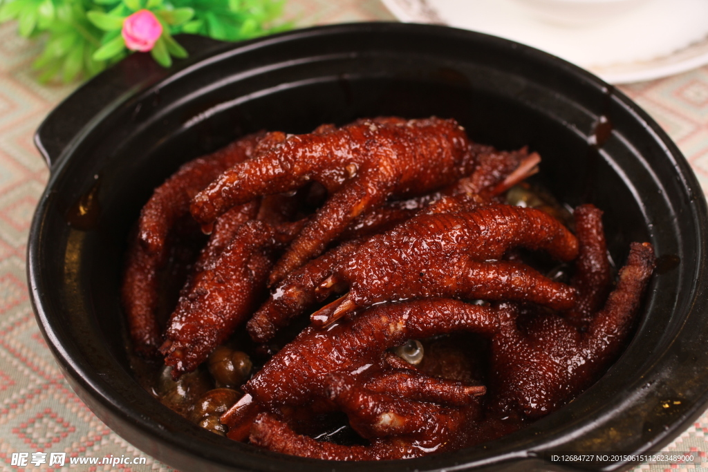 鮑汁鳳爪煲螺絲