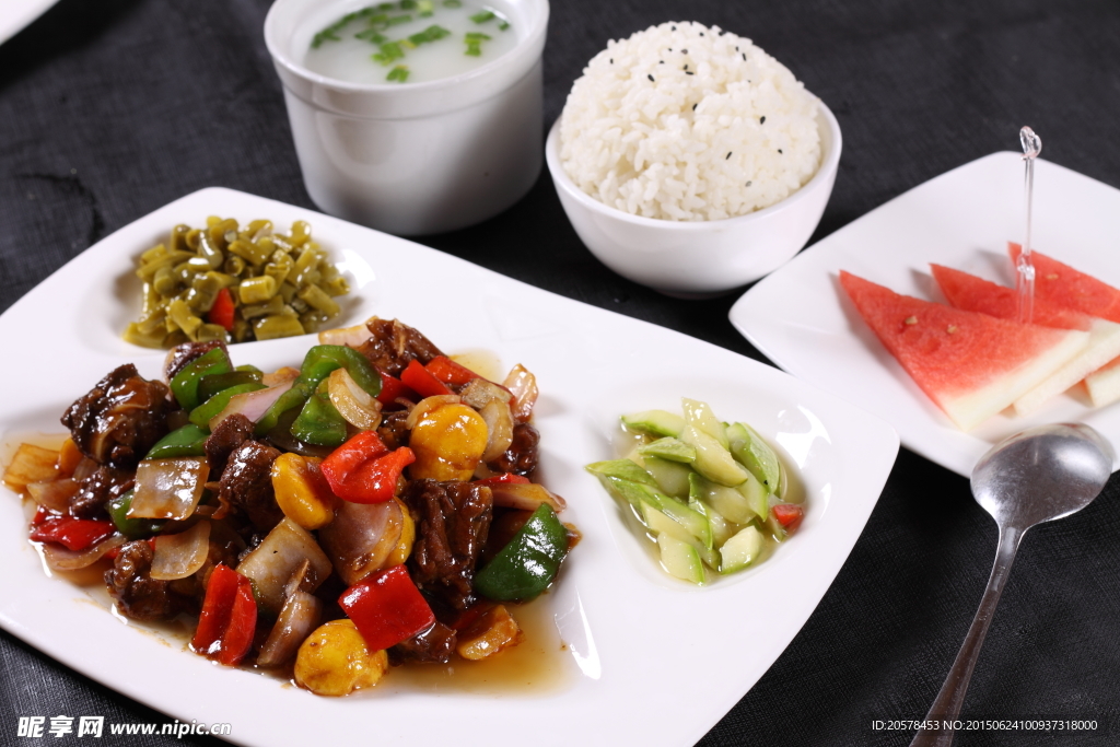 香燜仔排飯