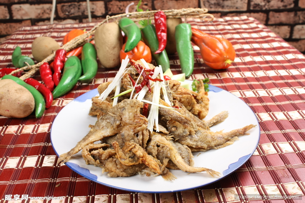 花生酥淋黃花魚(yú)
