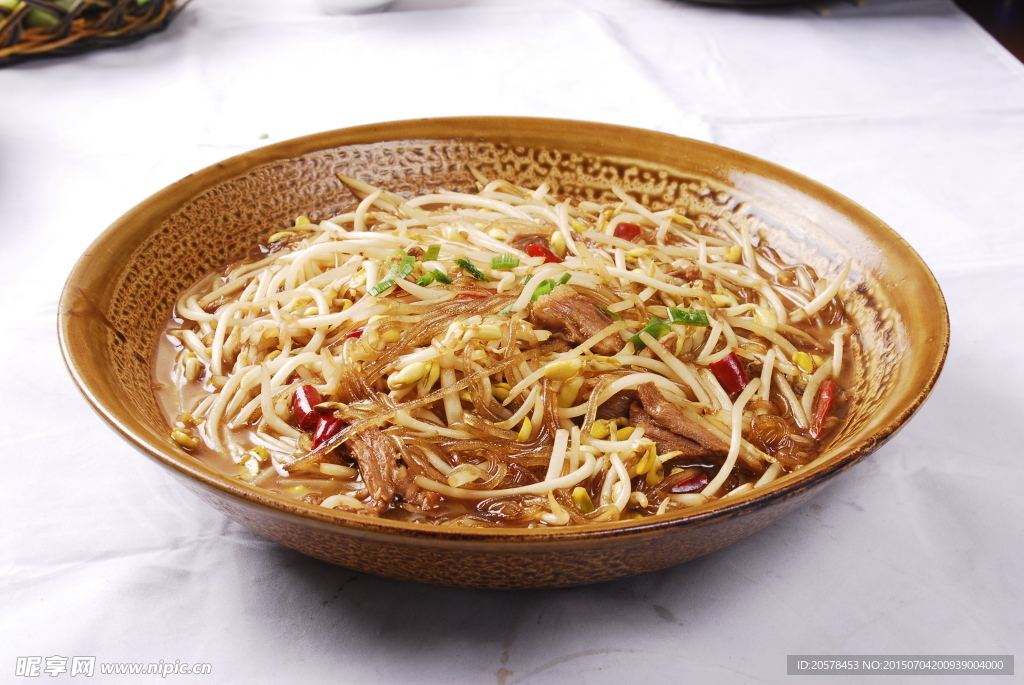 拆骨肉大豆芽炒粉