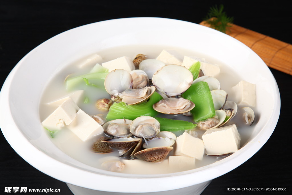 文蛤豆腐滾湯
