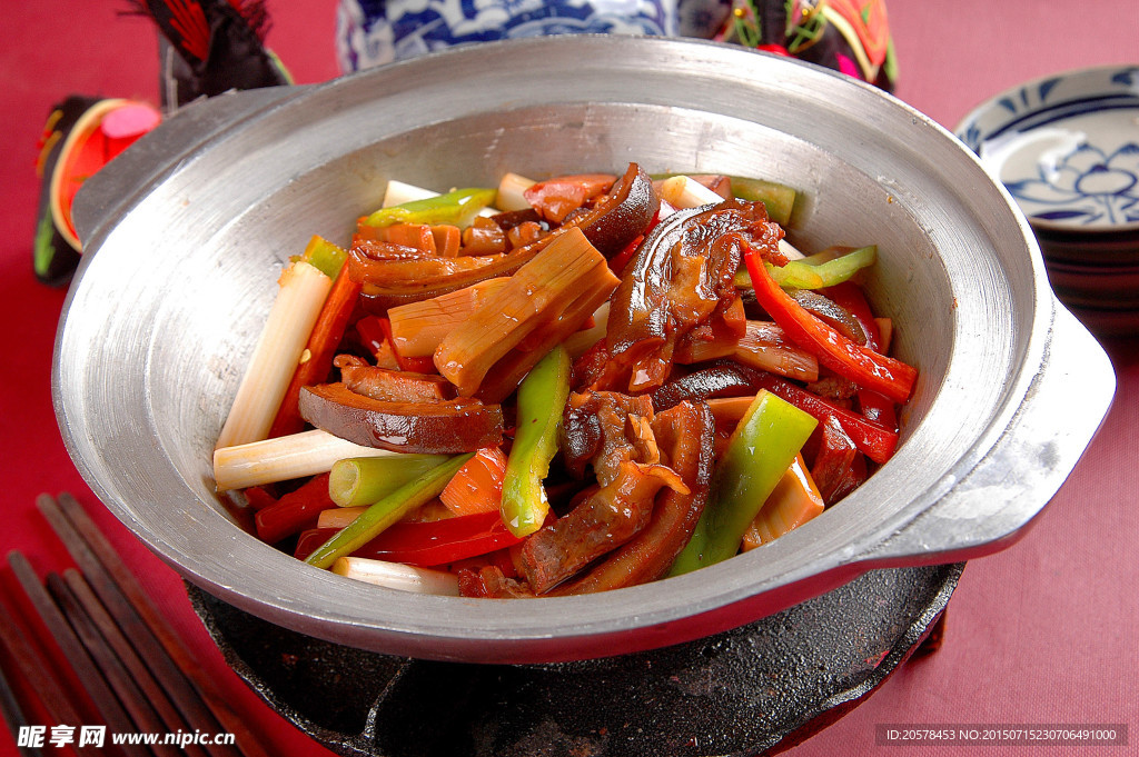 干鍋干筍驢肉