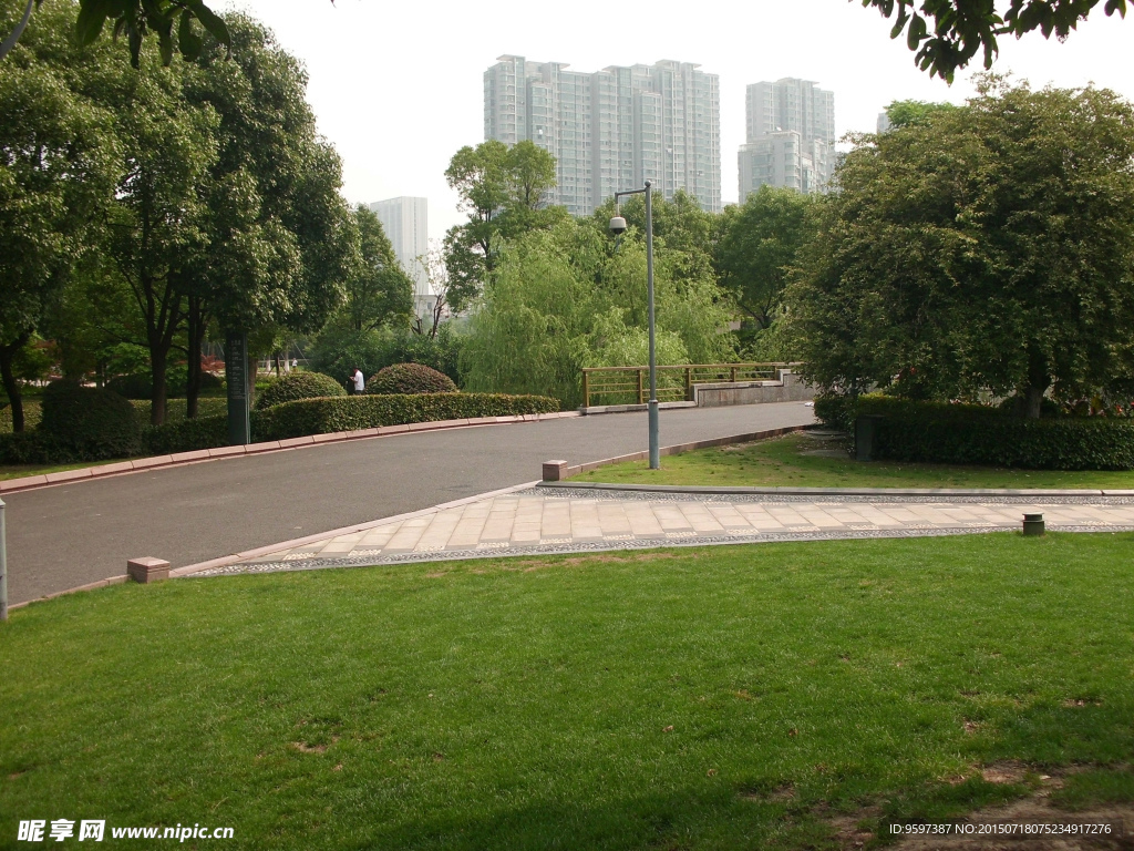 公園三叉路口
