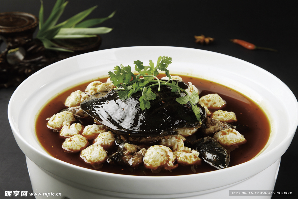 魚抱丸子