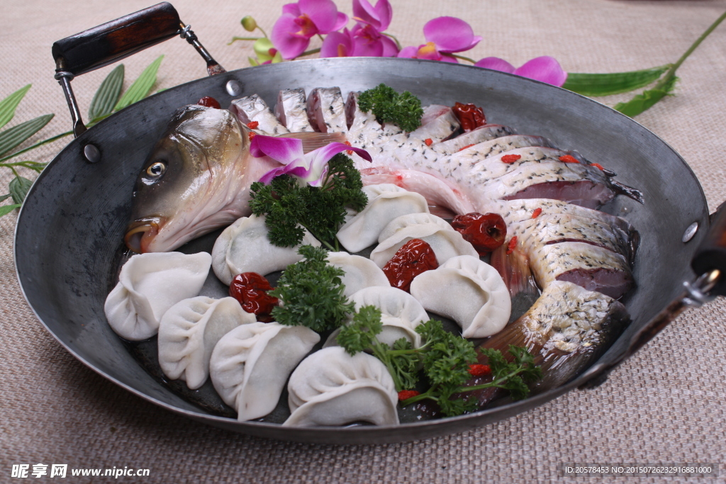 啤酒鯉魚燜餃子
