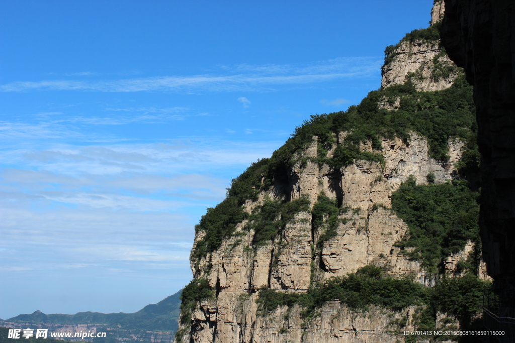 晴空峰巒