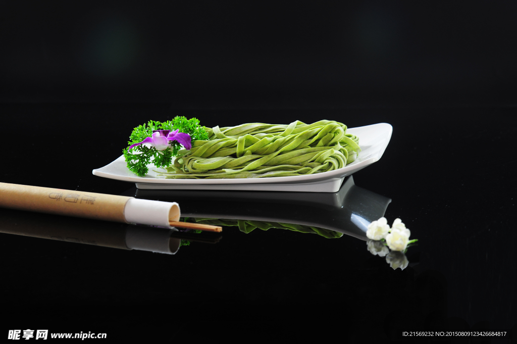 菜汁手工面