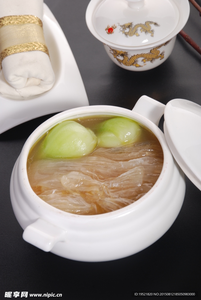 上湯菜膽燉翅