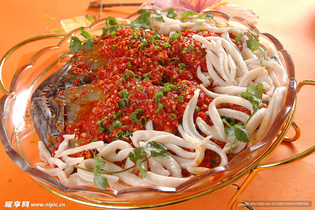 面疙瘩蒸深海魚頭