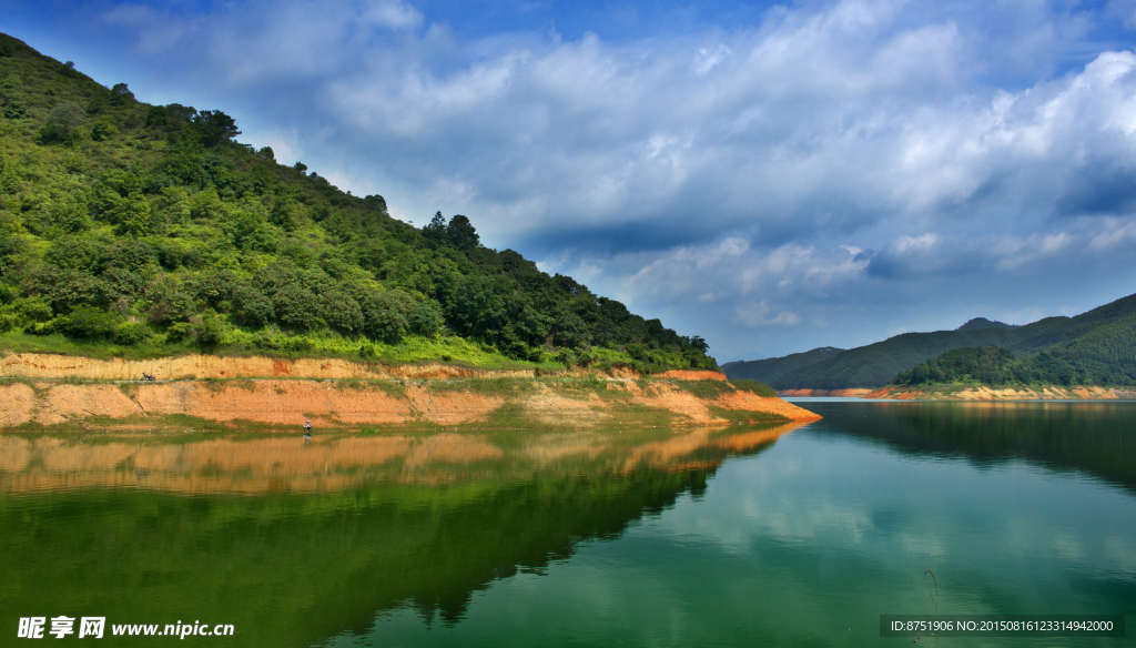 湖光山色