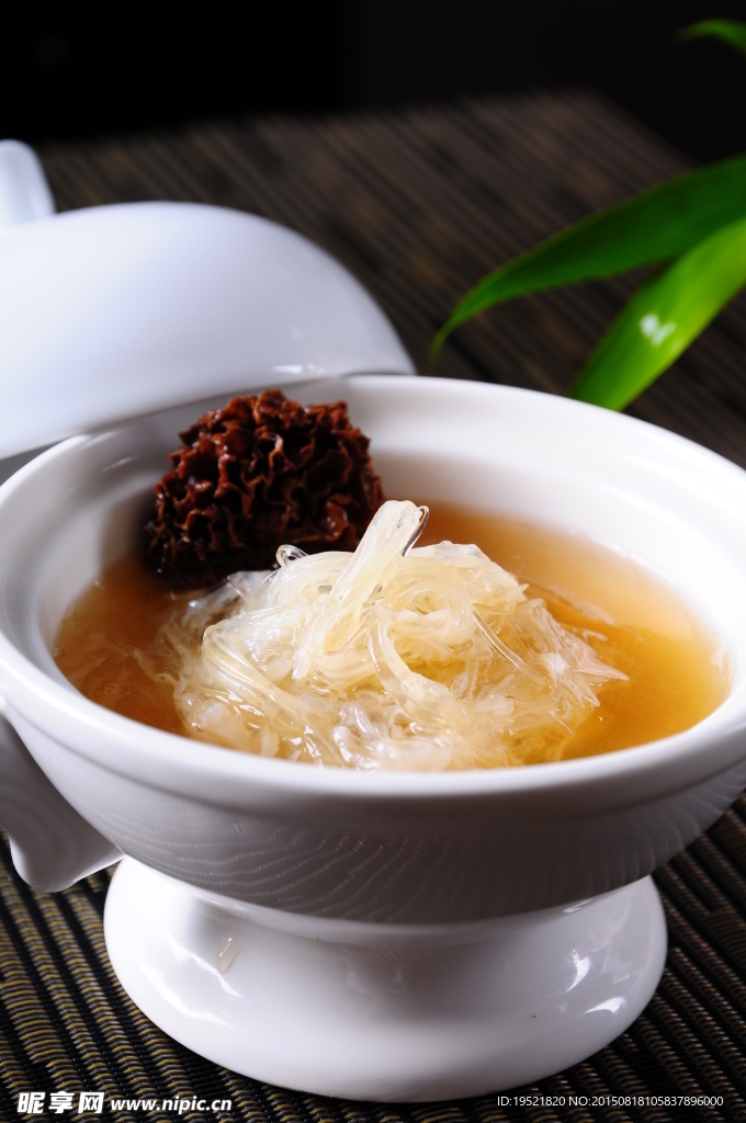 羊肚菌燉魚翅