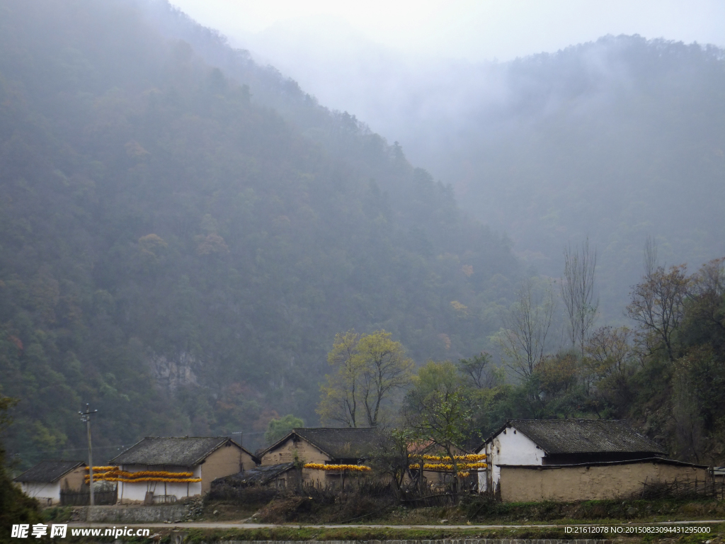 煙雨飄渺的鄉(xiāng)村