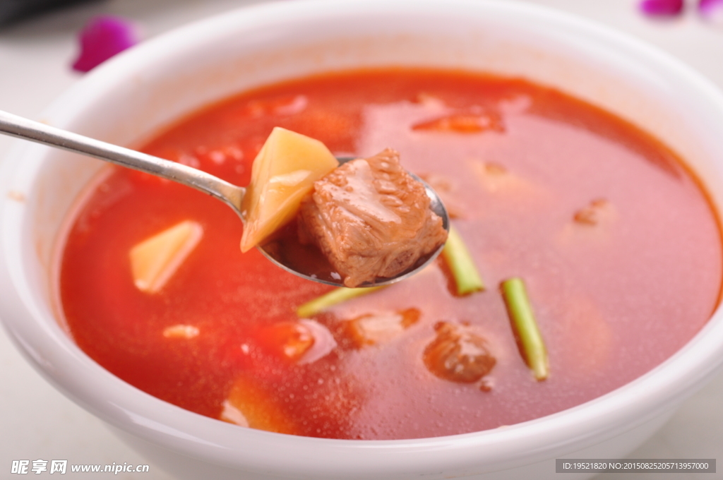 番茄土豆小排湯