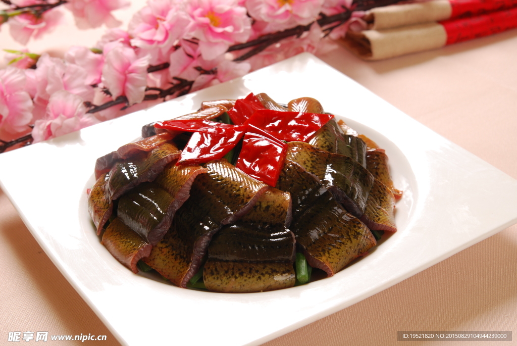 蒜苗炒鱔背