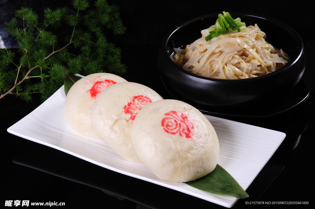 義務(wù)饅頭配臘筍