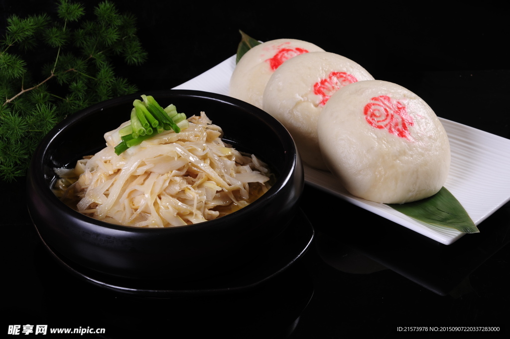 義務(wù)饅頭配臘筍
