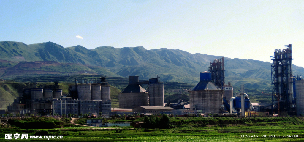 水泥建設(shè)場地及生產(chǎn)廠區(qū)