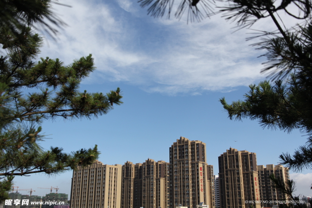 城市風(fēng)景藍(lán)天白云 城市藍(lán)天