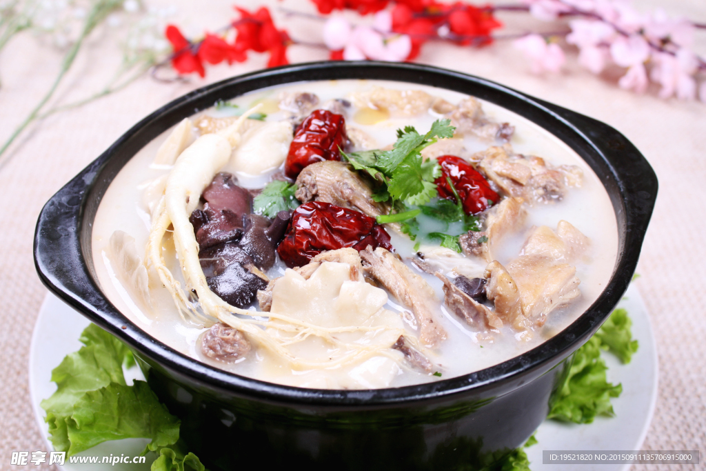 人參珍菌煲仔雞