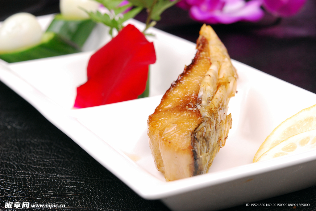 檸檬香煎鰣魚