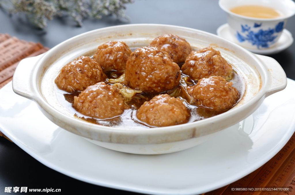 黃花菜肉圓煲