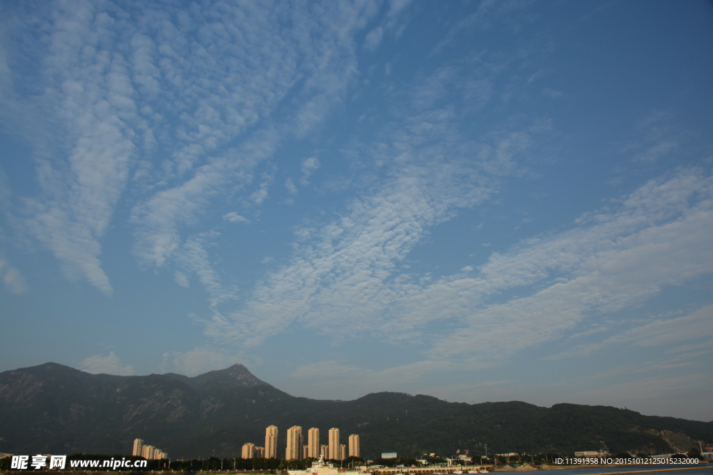 藍天白云大橋