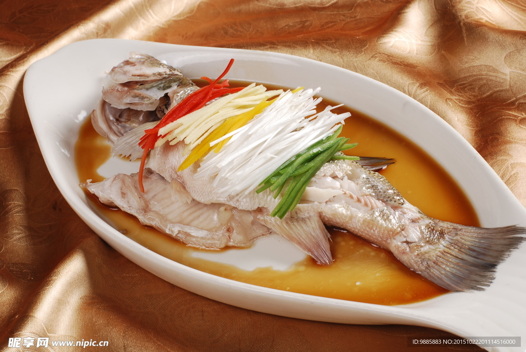 清蒸鱸魚