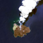 火山岛 日本 喷发 鸟瞰