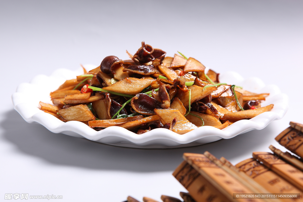 杏鮑菇炒雞胗