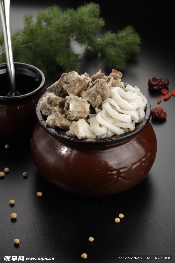 墨魚煨排骨