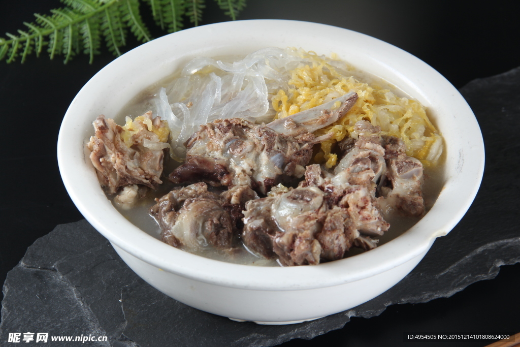 羊蝎子燉酸菜