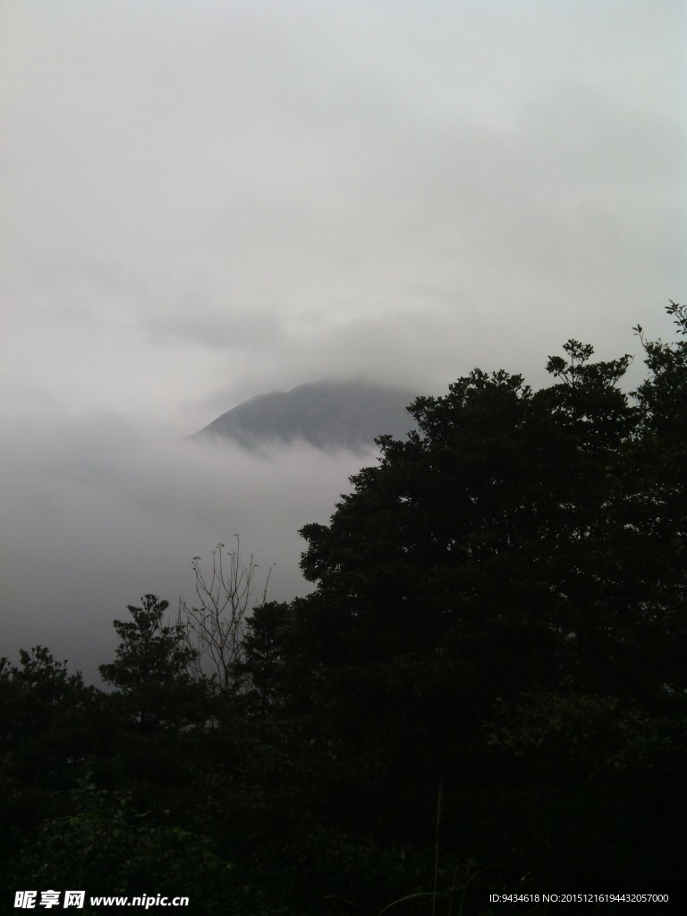 山中暮色